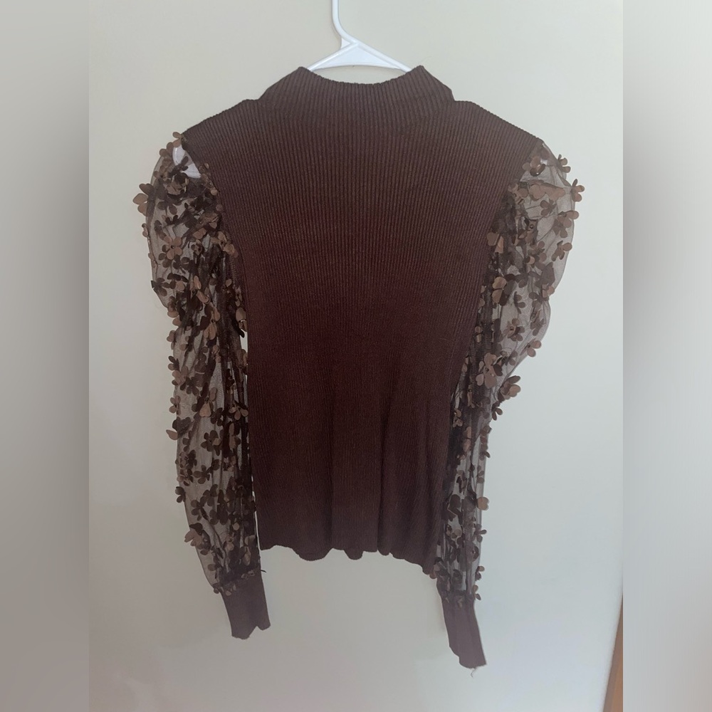 Almost Famous Floral Mesh Sleeve Top